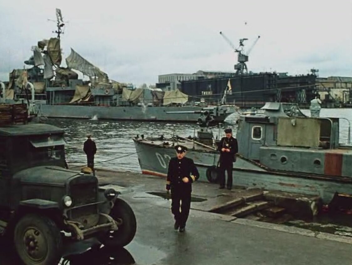 Набережная Лейтенанта Шмидта. Кадр из фильма