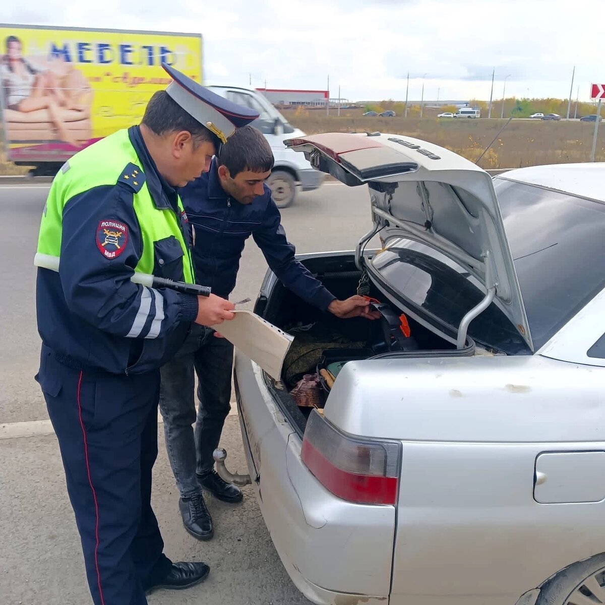 полицейский трахнул бабу