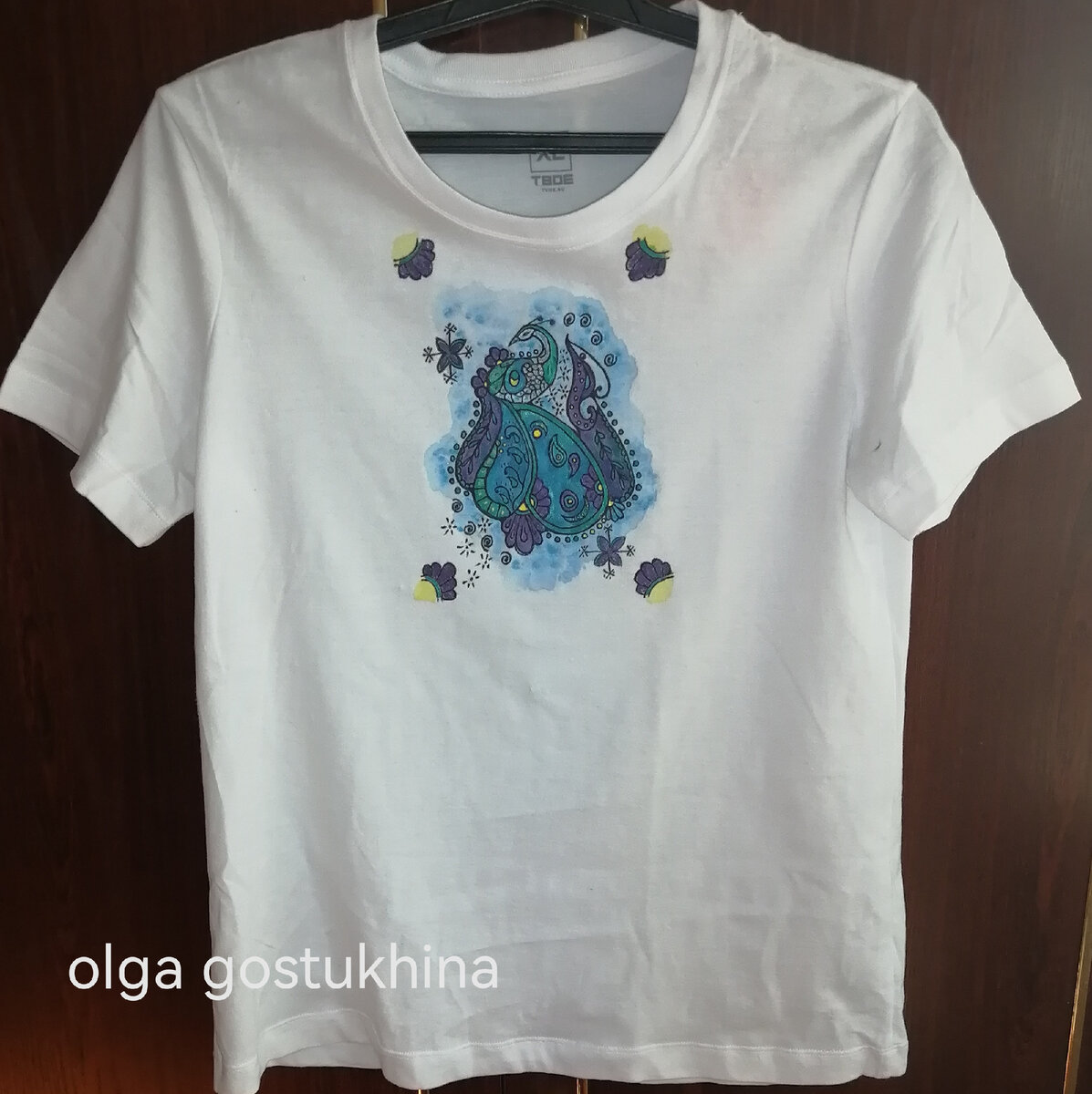 Автторская работа. Сюжетная роспись футболки