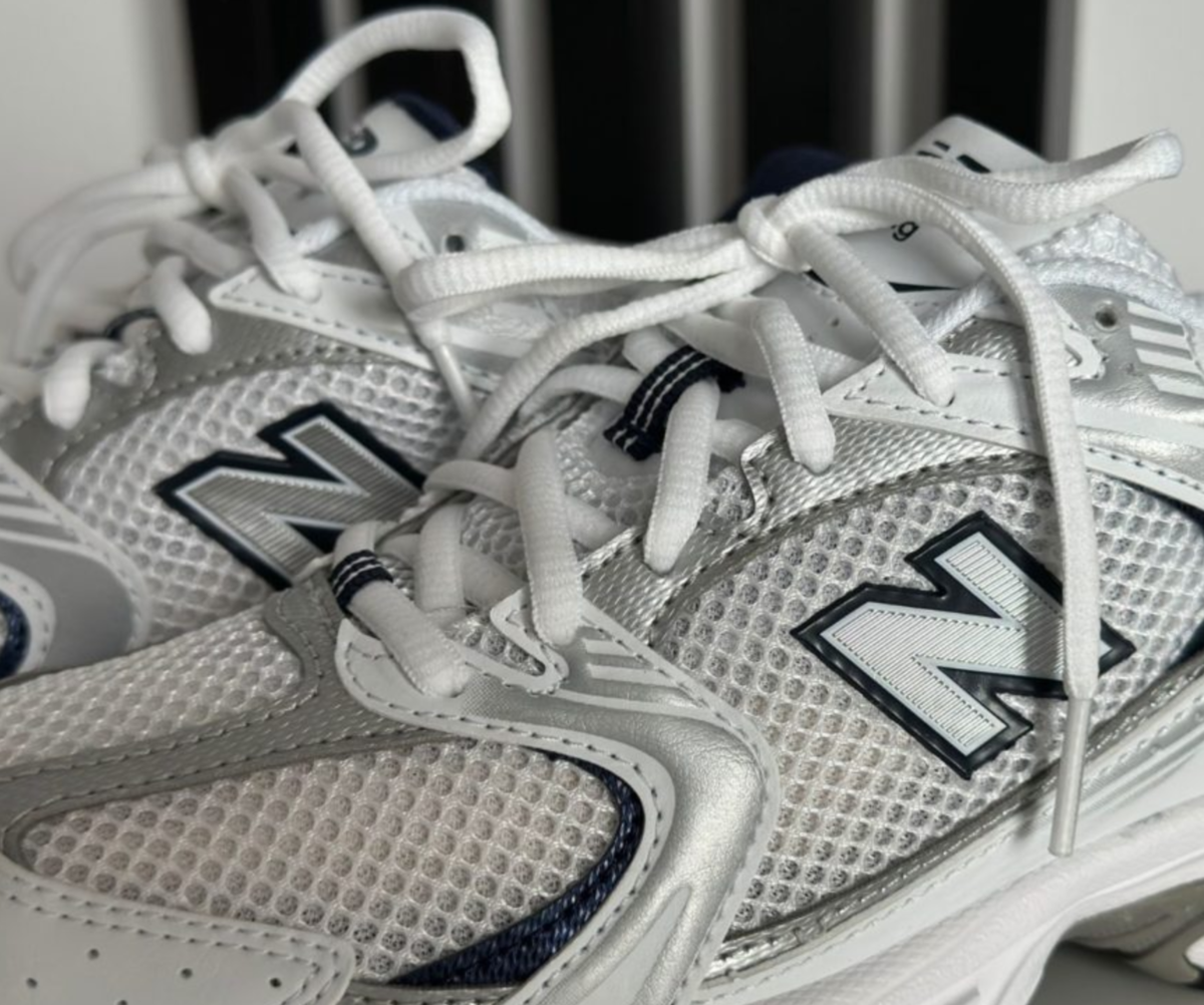 New balance 530 white silver navy. New balance 530. New balance 530 v2 white. Белые нб 530 мем. New balance 530 white silver.