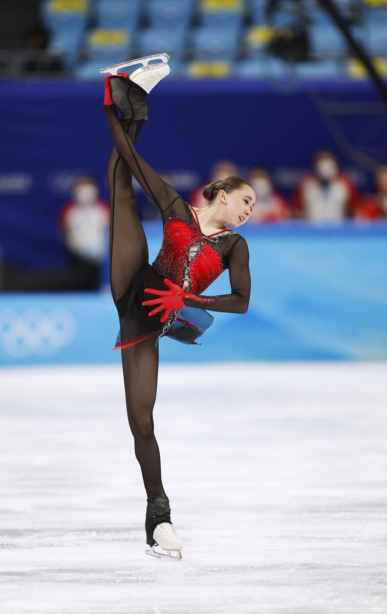 Камила Валиева болеро 2022