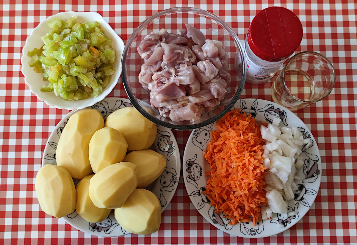 Тушеная картошка с куриным филе - пошаговый рецепт с фото на internat-mednogorsk.ru
