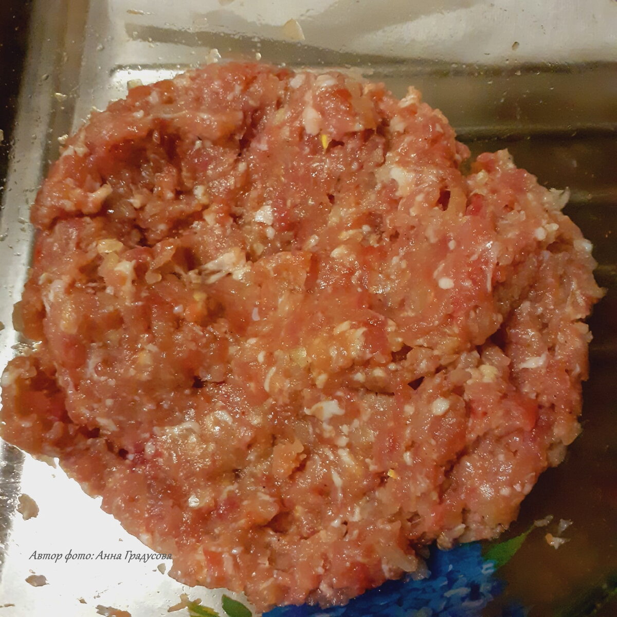 добавляем оставшиеся ингредиенты и вымешиваем