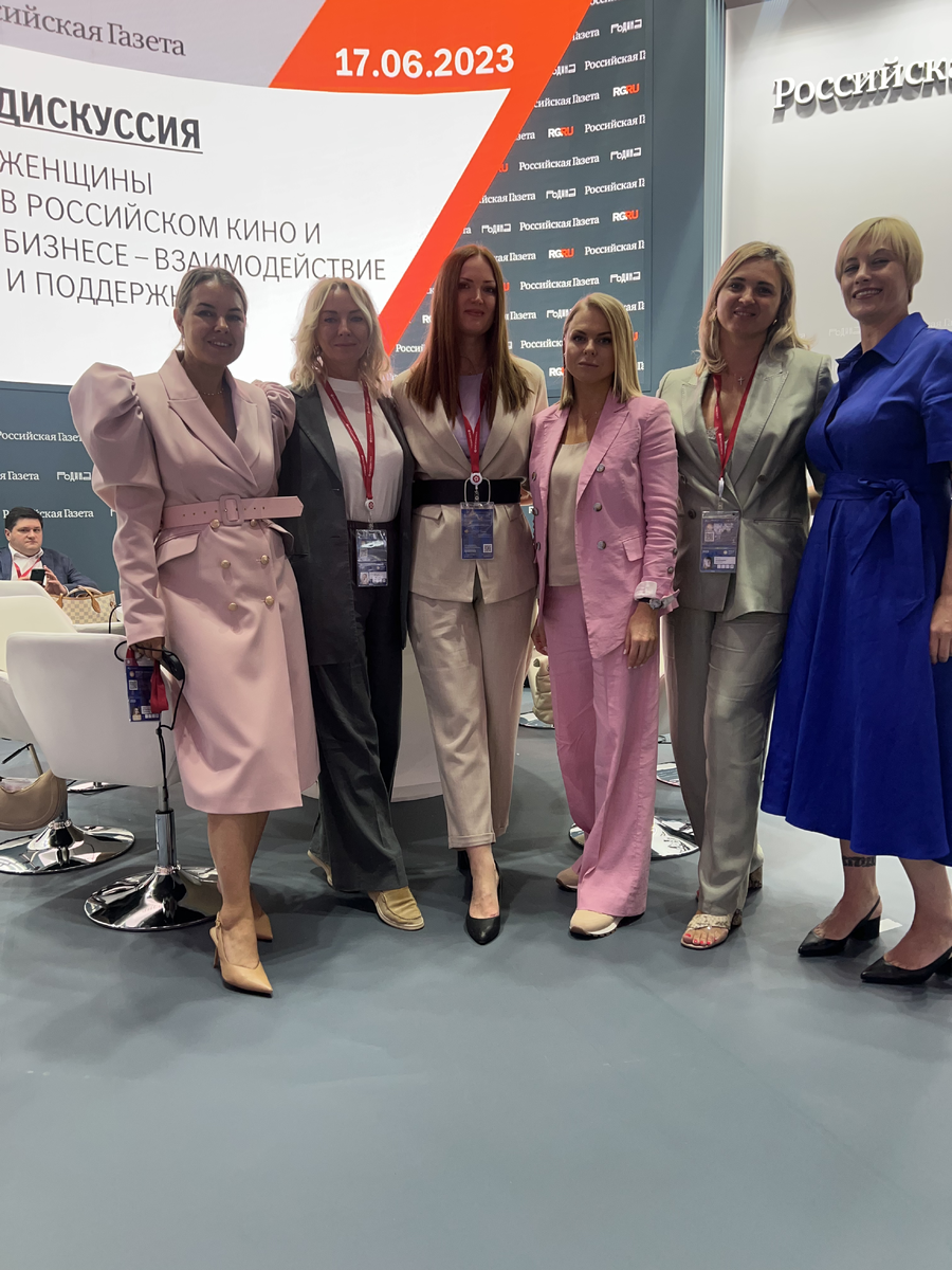     Юлия Хамитова, Екатерина Голубева-Польди, Катерина Михайлова, Ольга Жукова, Тамара Богданова, Юлия Иванова