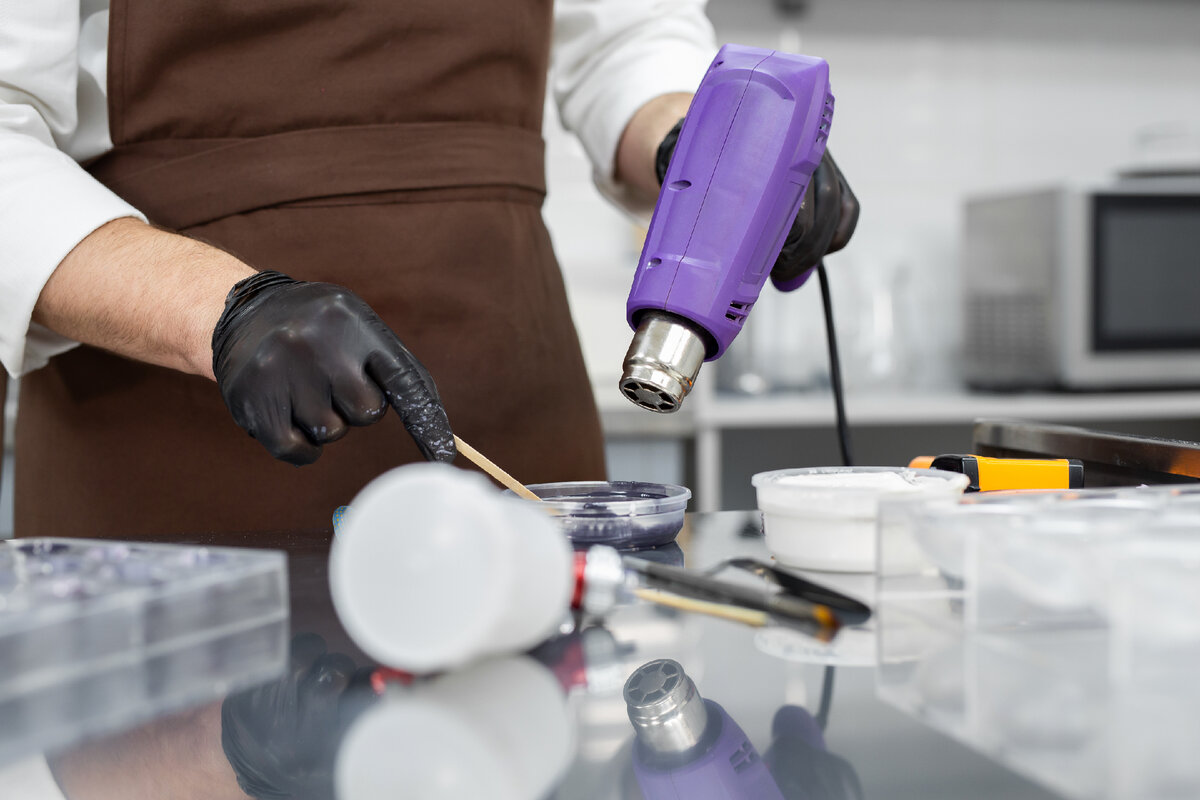 Зачем кулинару нужен фен на кухне