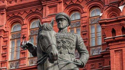 «Бессмертный маршал». Георгий Жуков в стихах и в жизни