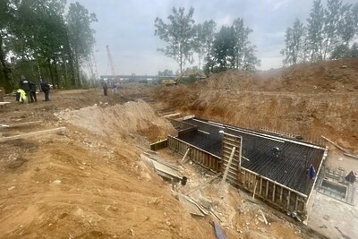    На Рогачевском шоссе в Лобне приступили к строительству одноуровневой кольцевой развязки ©