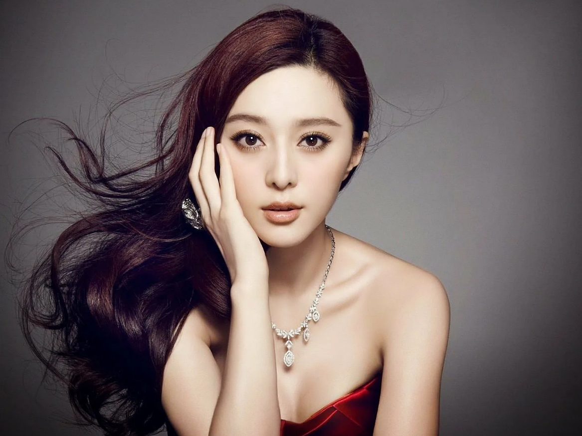 Эталонная красавица по-китайски, надо стремиться быть, как она