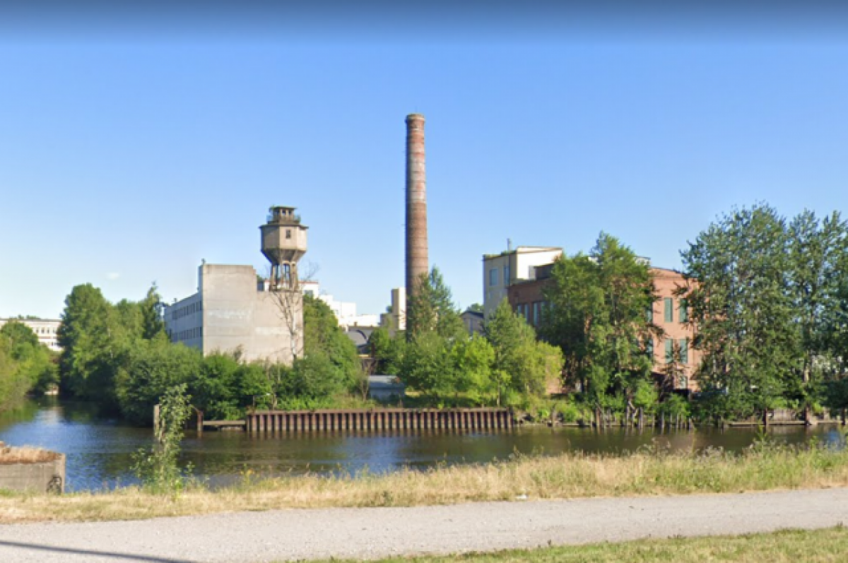    Вид со стороны реки Екатерингофки.