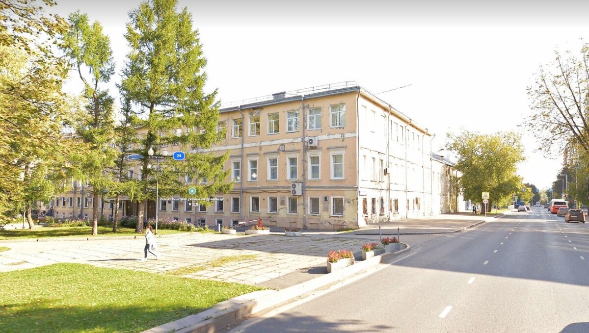    В МЧС пояснили, что все дело в коротком замыкании.
