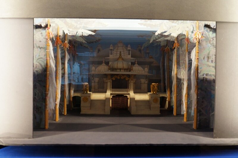 Неделю назад в Большом дворце музея-заповедника Царицыно открылась выставка «Невероятная Индия. Взгляд из России». Поскольку через день я уезжала в Санкт-Петербург, то рассказать сразу не получилось.-15