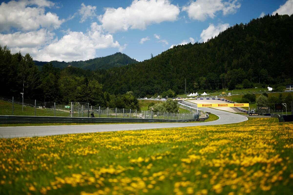 Вид на поворот "Remus" на трассе "Red Bull Ring"