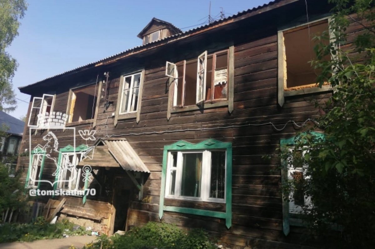    В Томске снесли аварийный дом на улице Калужской