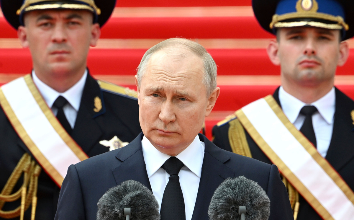    Владимир Путин поблагодарил российскую армию за предотвращение «гражданской войны» Алексей А.
