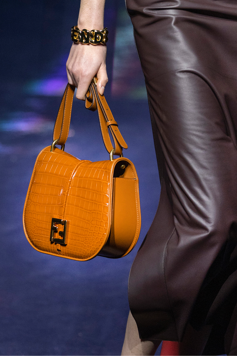    Fendi показал новую модель сумки C'mon (фото 3)