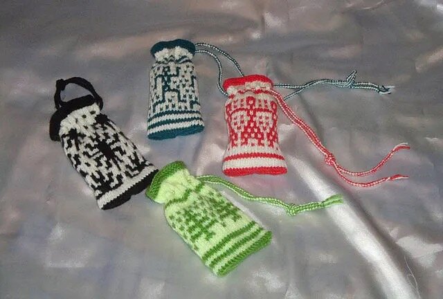 Чехольчики для мобильников с рисунками