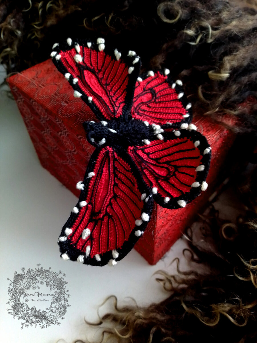 Брошь-бабочка "Данаида" из серии "Метаморфозы" 