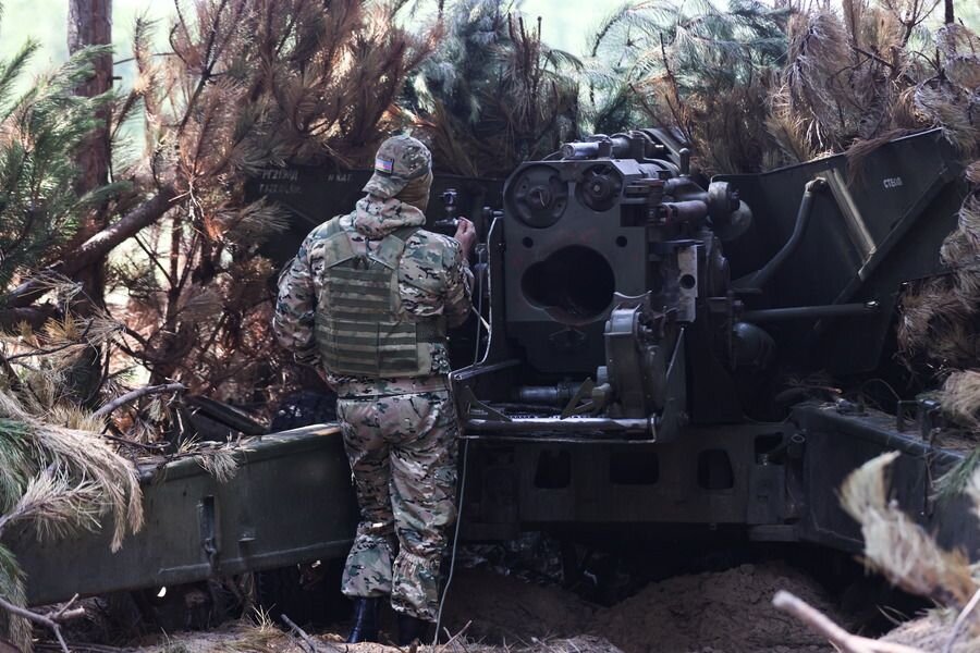    Работа расчета самоходной гаубицы «Гиацинт-Б» в зоне СВО © Алексей Коновалов/ТАСС
