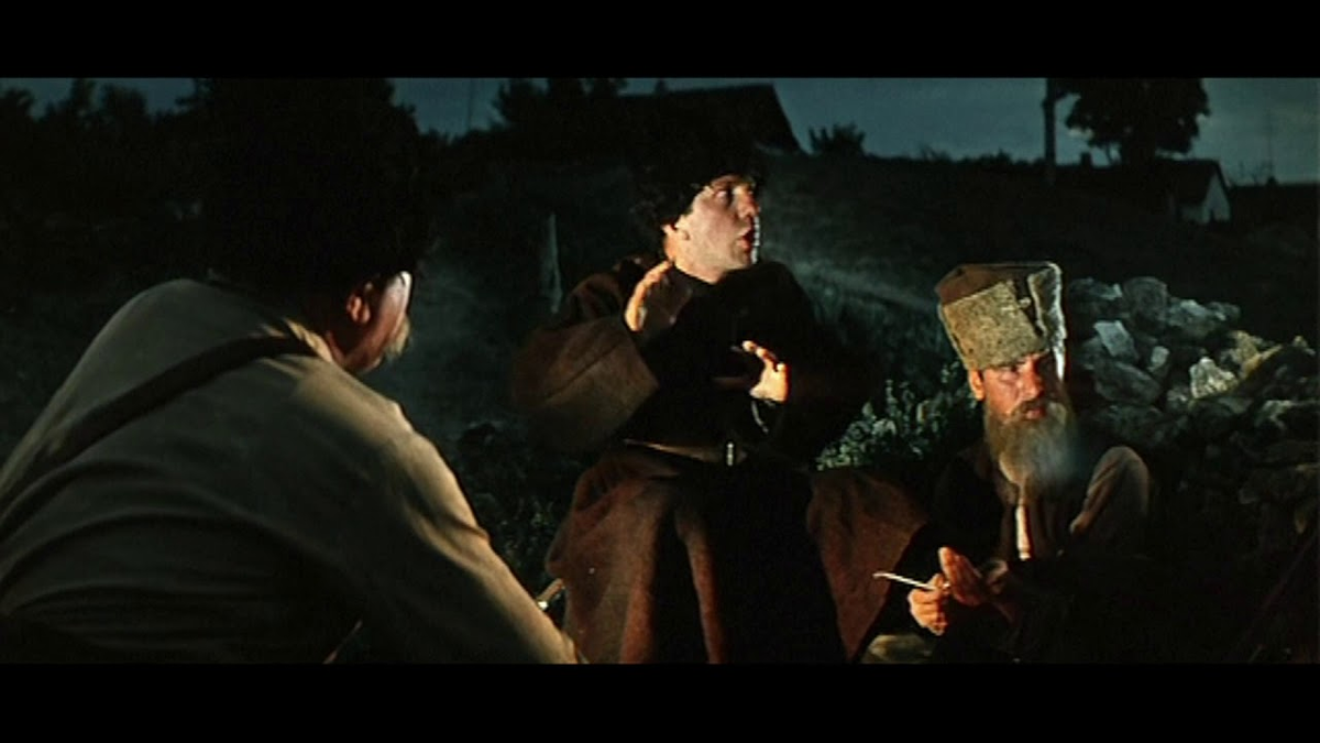 А вдоль дороги мертвые с косами стоят. и тишина...