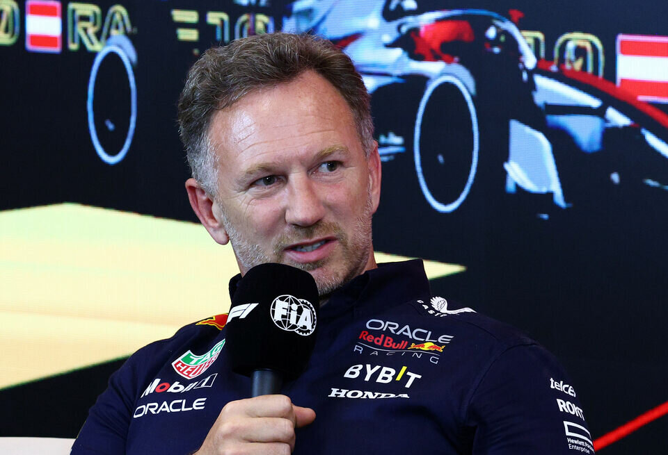    Кристиан Хорнер раскритиковал Переса и привел Ферстаппена в примерGetty Images / Red Bull Content Pool