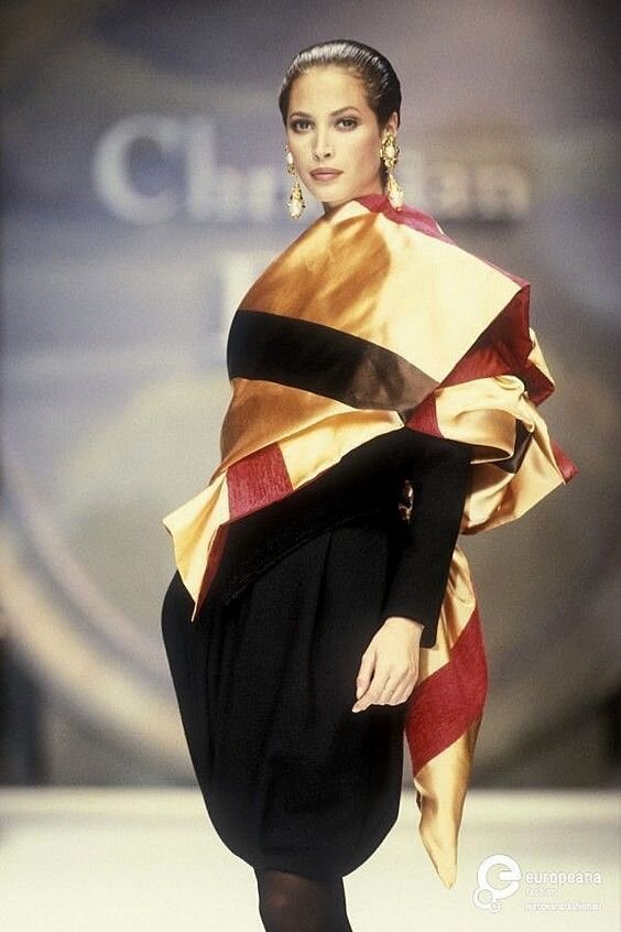 1. Dior 1989-1996. Все иллюстрации взяты в открытых источниках в сети.