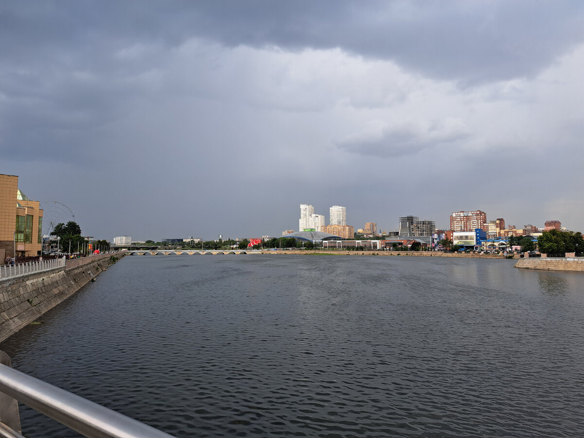 Небо затянуло тучами