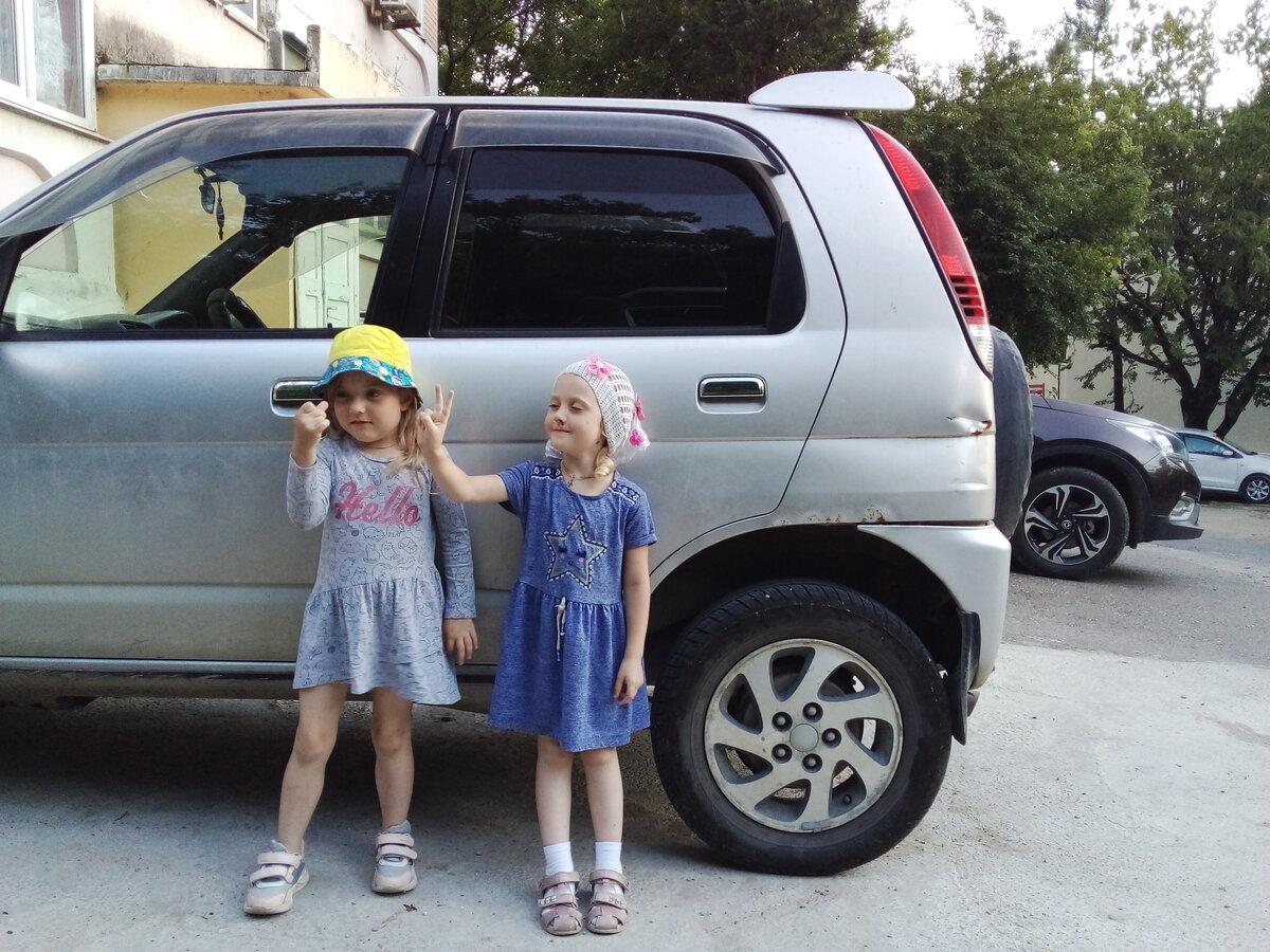 На нашем козленке всем коллективом сильно далеко не уедешь