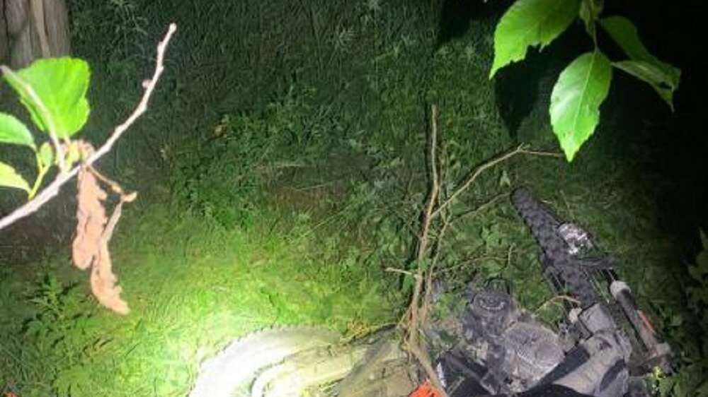     Четырнадцатилетний парень на мотоцикле попал в ДТП со своей пассажиркой в Приморье. Девушка скончалась на месте, подросток получил серьезные травмы — делом занялась полиция.