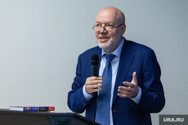    Крашенинников входит в попечительский совет Ельцин Центра