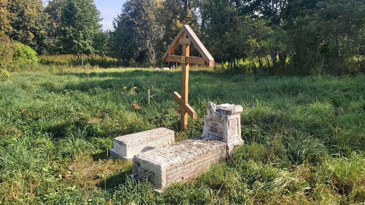 Был очень жаркий день, на термометре +30 градусов.
