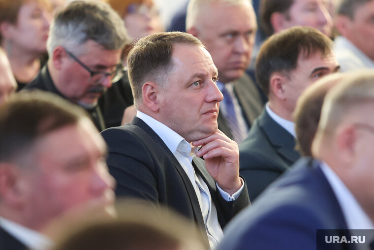    Главу Шадринска Антона Мокана обвиняют в том, что мэрия вовремя не исправила нарушения, связанные с пожарной безопасностью