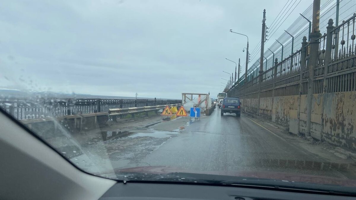     Жители Городецкого округа вновь жалуются на разваливающийся автомобильный мост между Заволжьем и Городцом. Граждане опасаются за свою безопасность. Негативные комментарии появились в соцсетях.