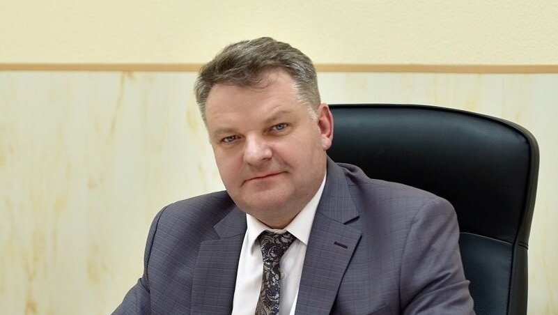     В СУ СКР по Нижегородской области подтвердили, что глава администрации Чкаловска Александр Кудряшов подозревается в превышении полномочий. Ущерб от его действий составил 6 млн рублей, уточнили в ведомстве.
