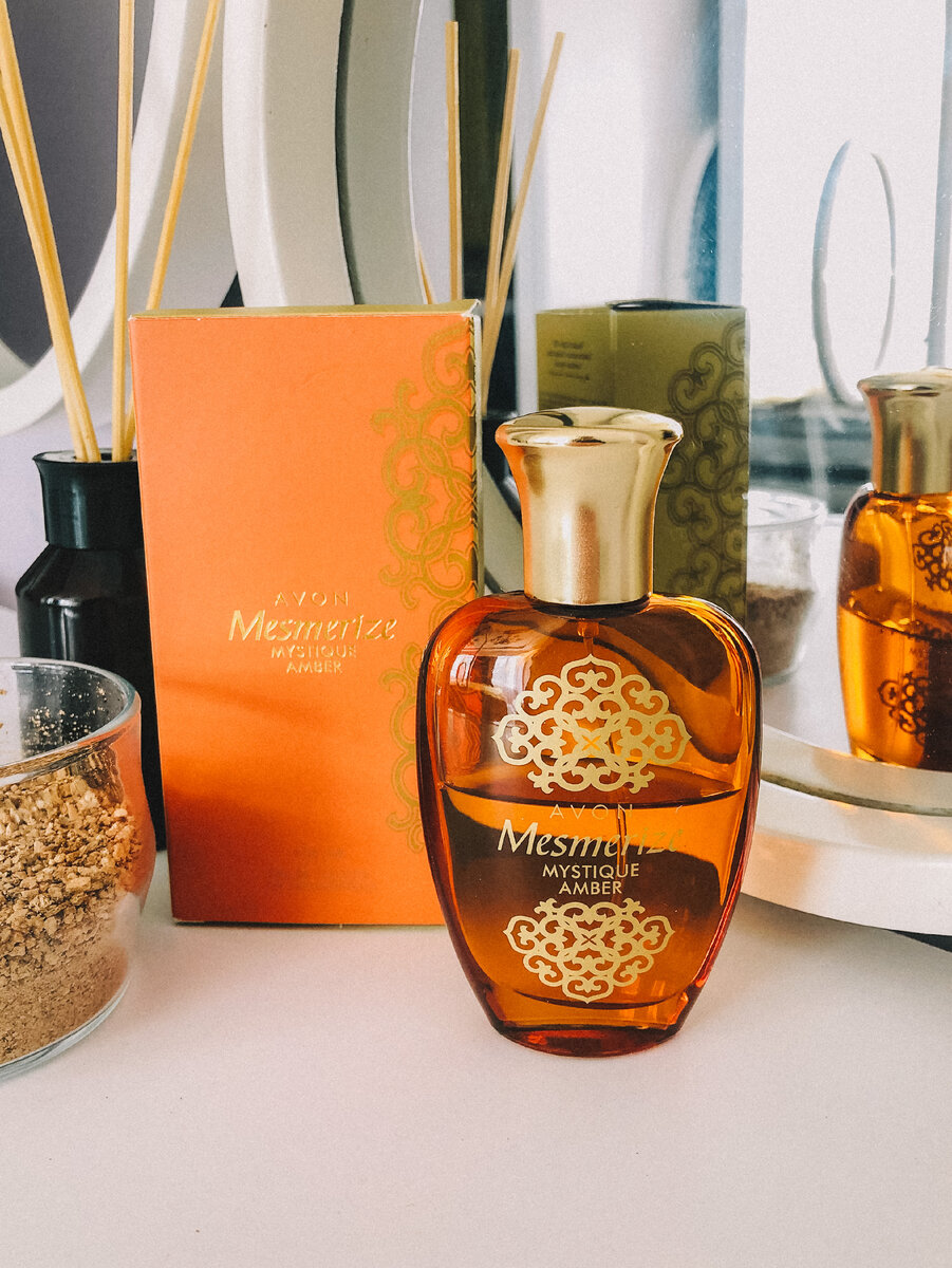 Avon Mesmerize Mystique Amber - сладкий фруктовый и весьма комфортный восток без перегибов.
