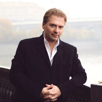 Александр Добронравов