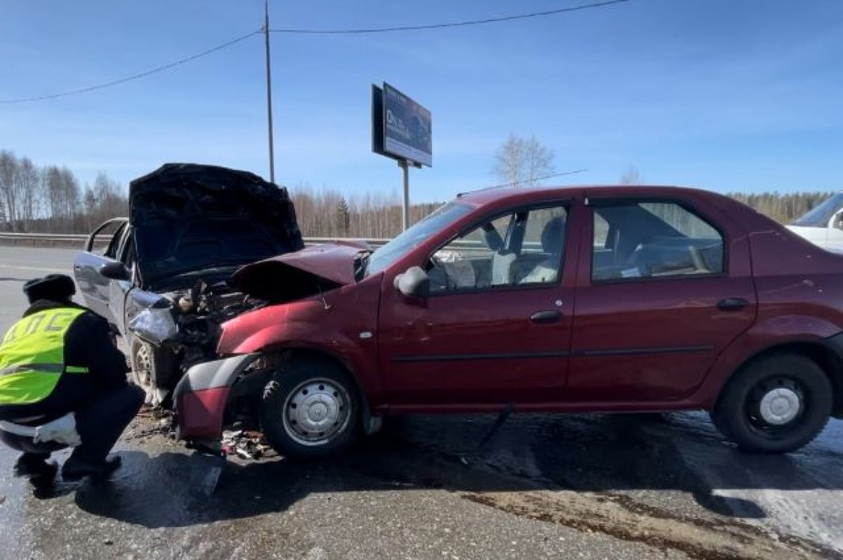    В смертельном ДТП на уральской трассе пострадали три человека