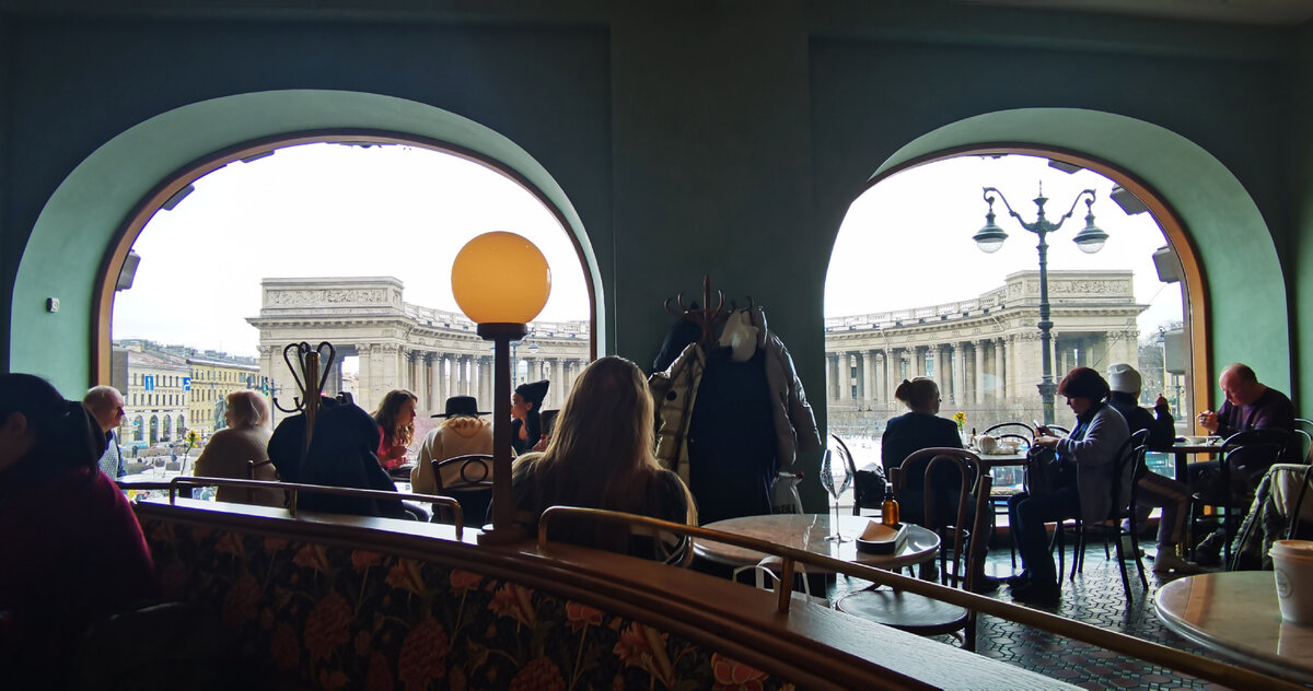 рене кафе дом зингера. Rene кафе спб. Rene кафе спб. кафе зингер питер невский. Rene cafe питер.