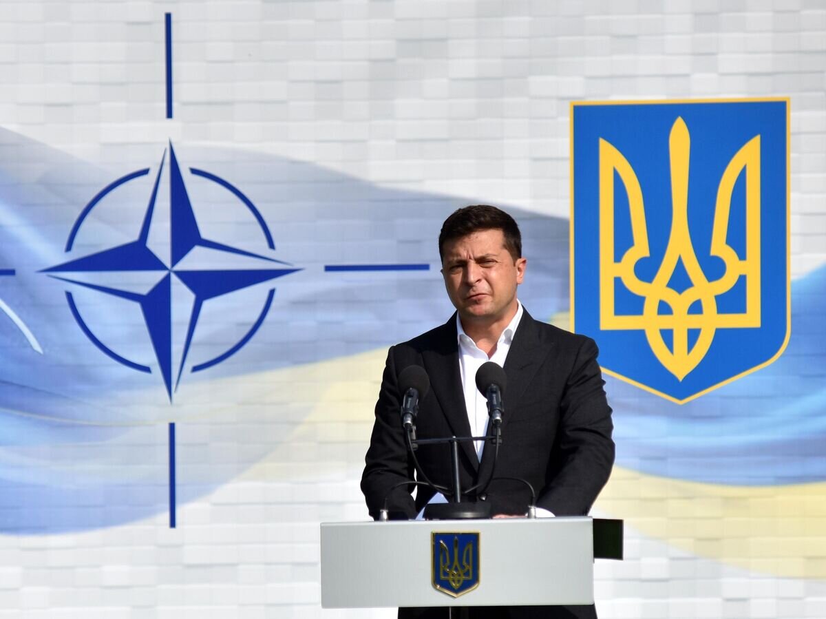    Президент Украины Владимир Зеленский на церемонии открытия военных совместных военных учений Украины и стран НАТО Rapid Trident-2020 на Яворском полигоне во Львовской области© РИА Новости / Стрингер