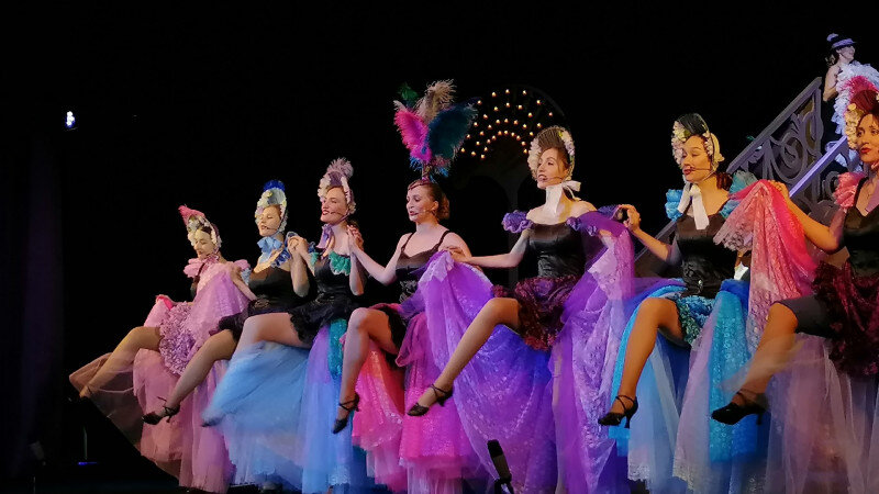     Репетиция "Веселой вдовы". altapress.ru