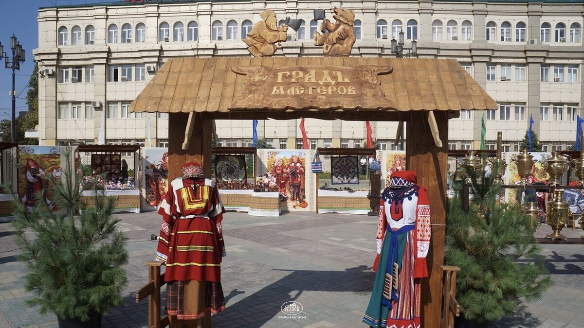 Мобильный ярмарочный комплекс «Град Мастеров» на Фестивале в Махачкале