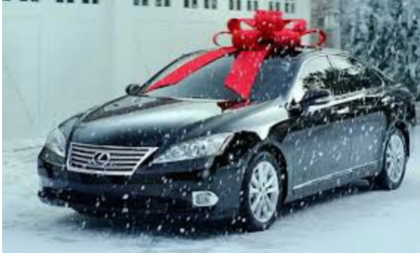 Соседка постоянно просила овощи, а через полгода разъезжала на машине