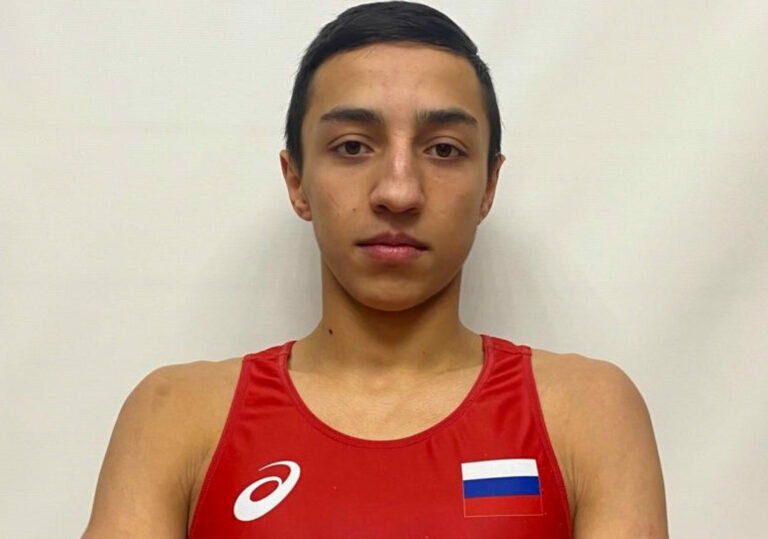    Борцу из Бугуруслана Эльдару Алиеву присвоено звание мастера спорта России Кристина Просвиркина