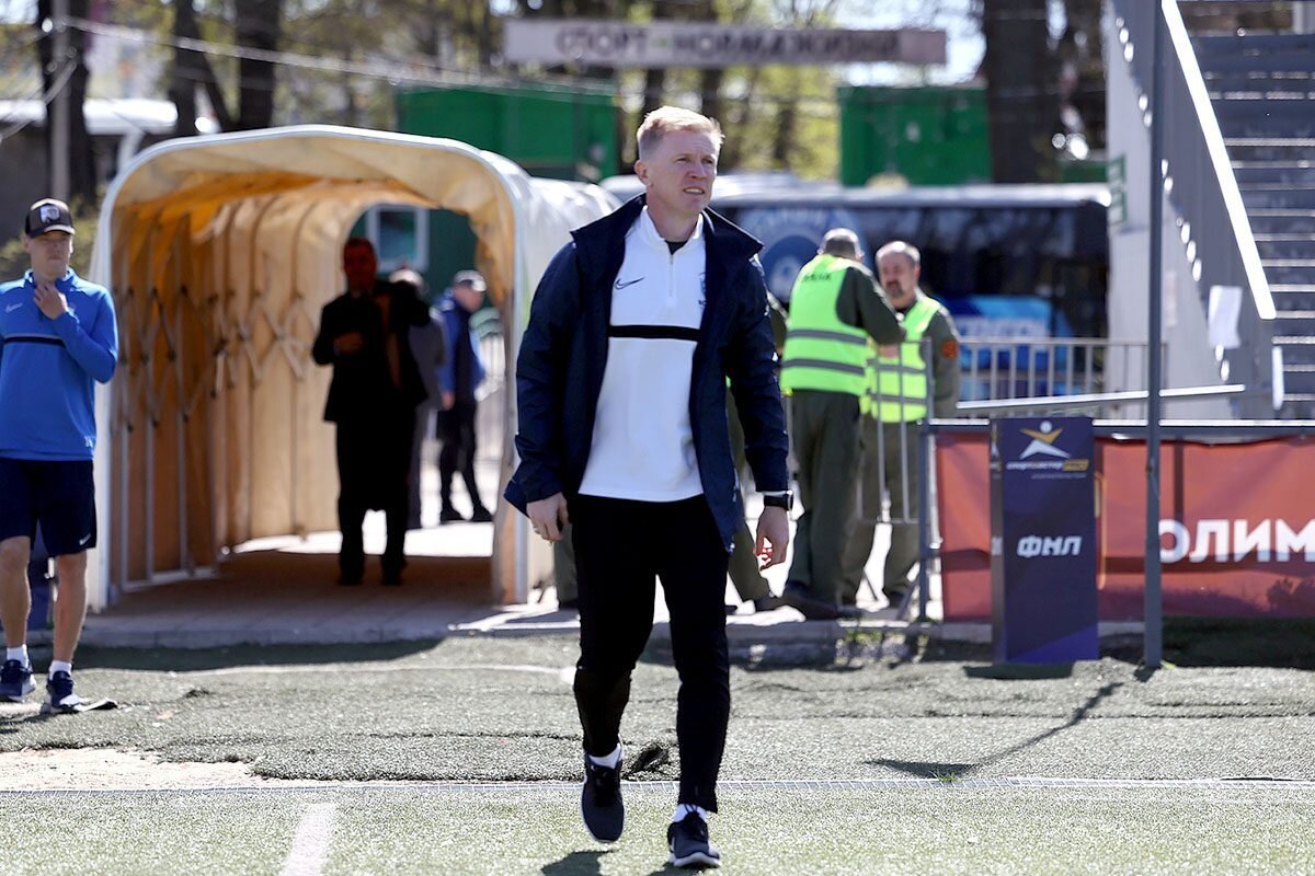 Твериспорт. Калешин тренер Акрон. Фото главного тренера Акрона.