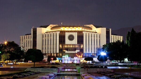    CC BY-SA 3.0 / Bin im Garten / National Palace of Culture