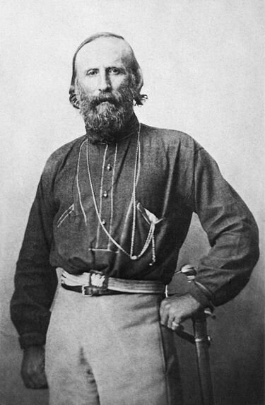 Джузеппе Гарибальди (4 июля 1807, Ницца — 2 июня 1882, остров Капрера) — итальянский полководец, революционер и политический деятель. Один из лидеров Рисорджименто. Национальный герой Италии. Писатель, мемуарист