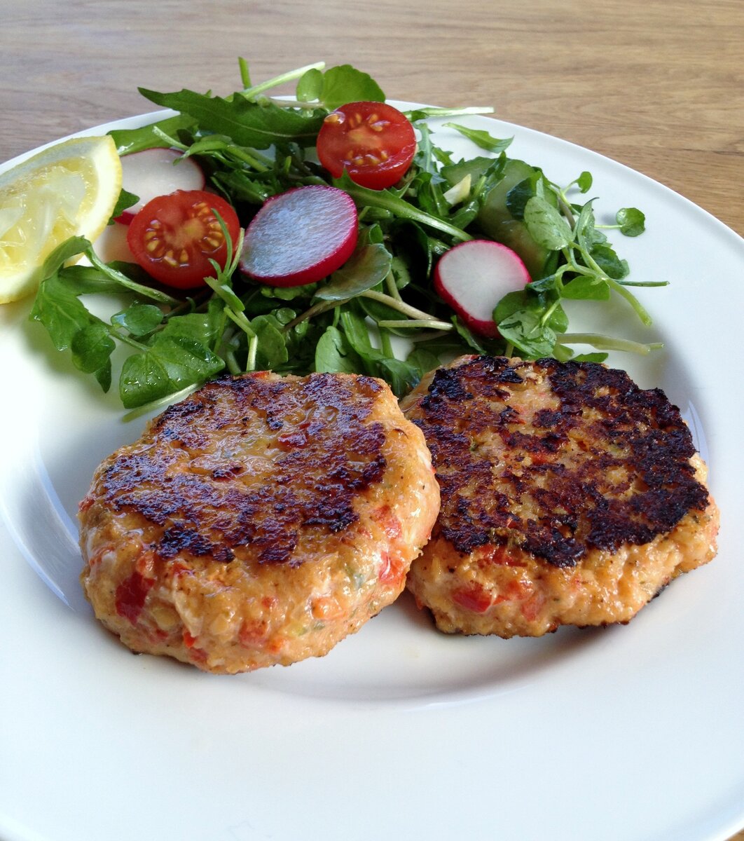 такое подавать нельзя. Неправильно запанированные котлеты