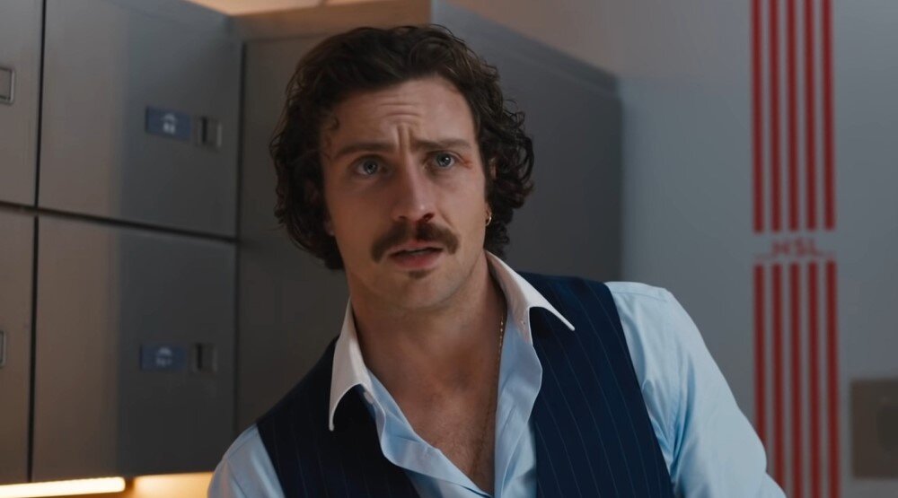     Аарон Тейлор-Джонсон, кадр из фильма «Быстрее пули» (2022)