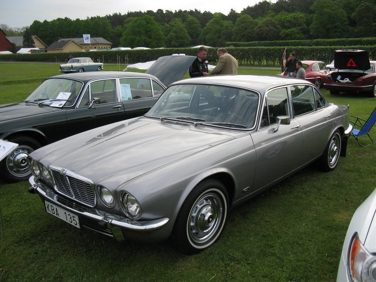 Jaguar xj140