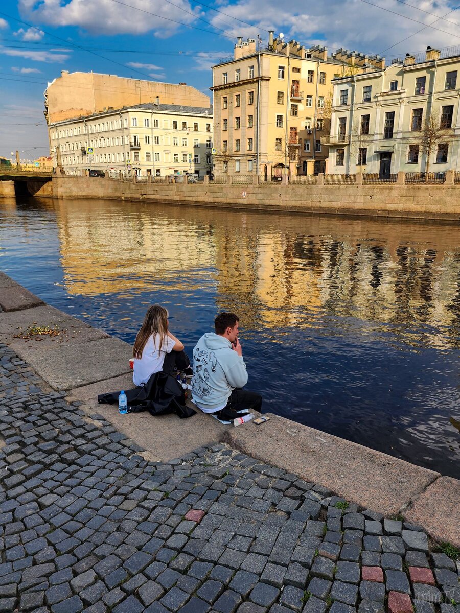 Samsung Galaxy S22 Ultra Rear Wide Camera; F=6mm (ЭФР=23мм); f/1.8; 1/670; ISO 12