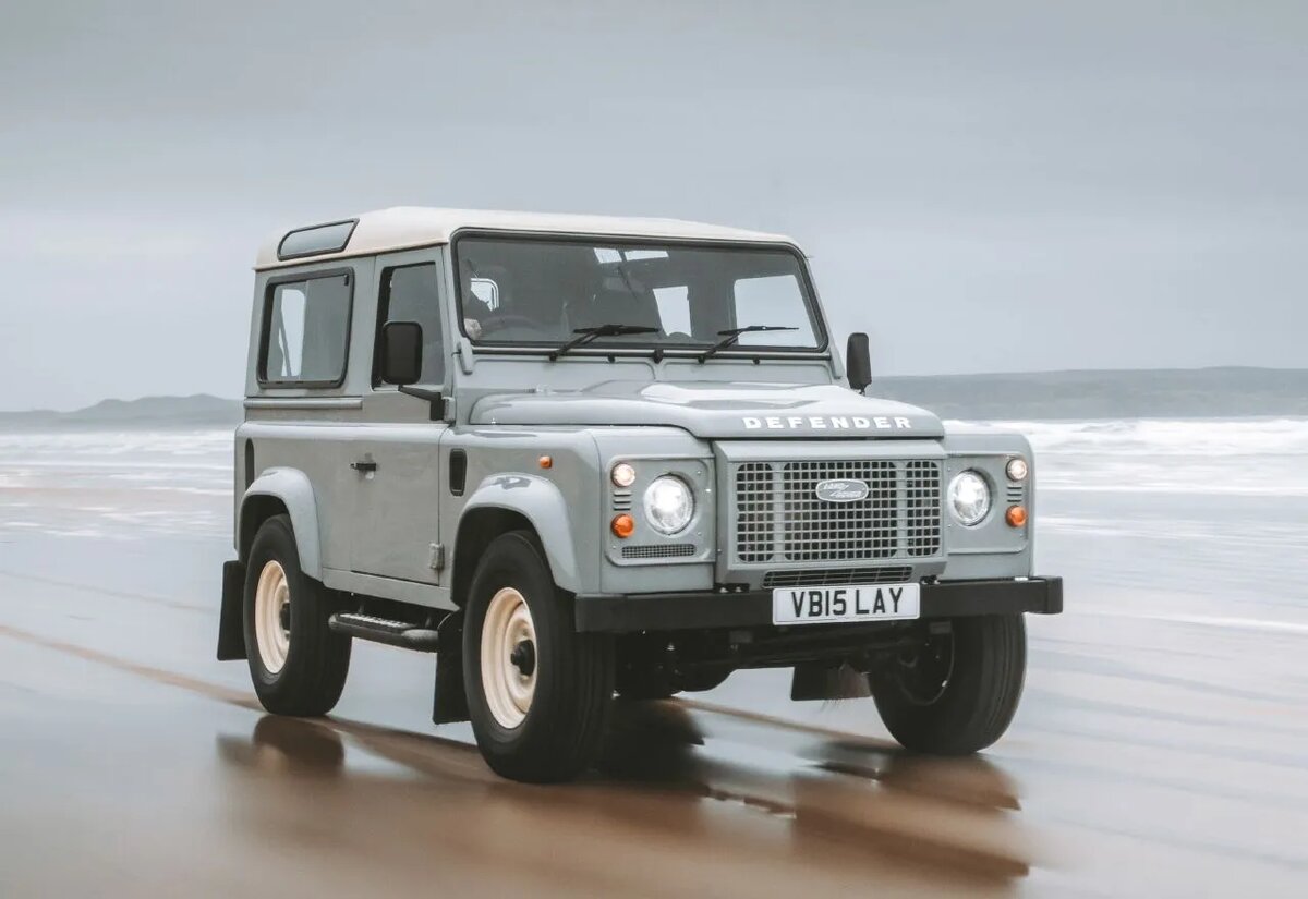 Land Rover Defender 1972 пустыня